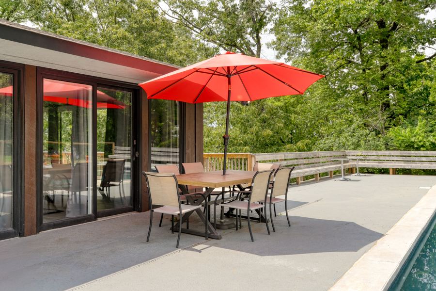 Deck dining by the pool